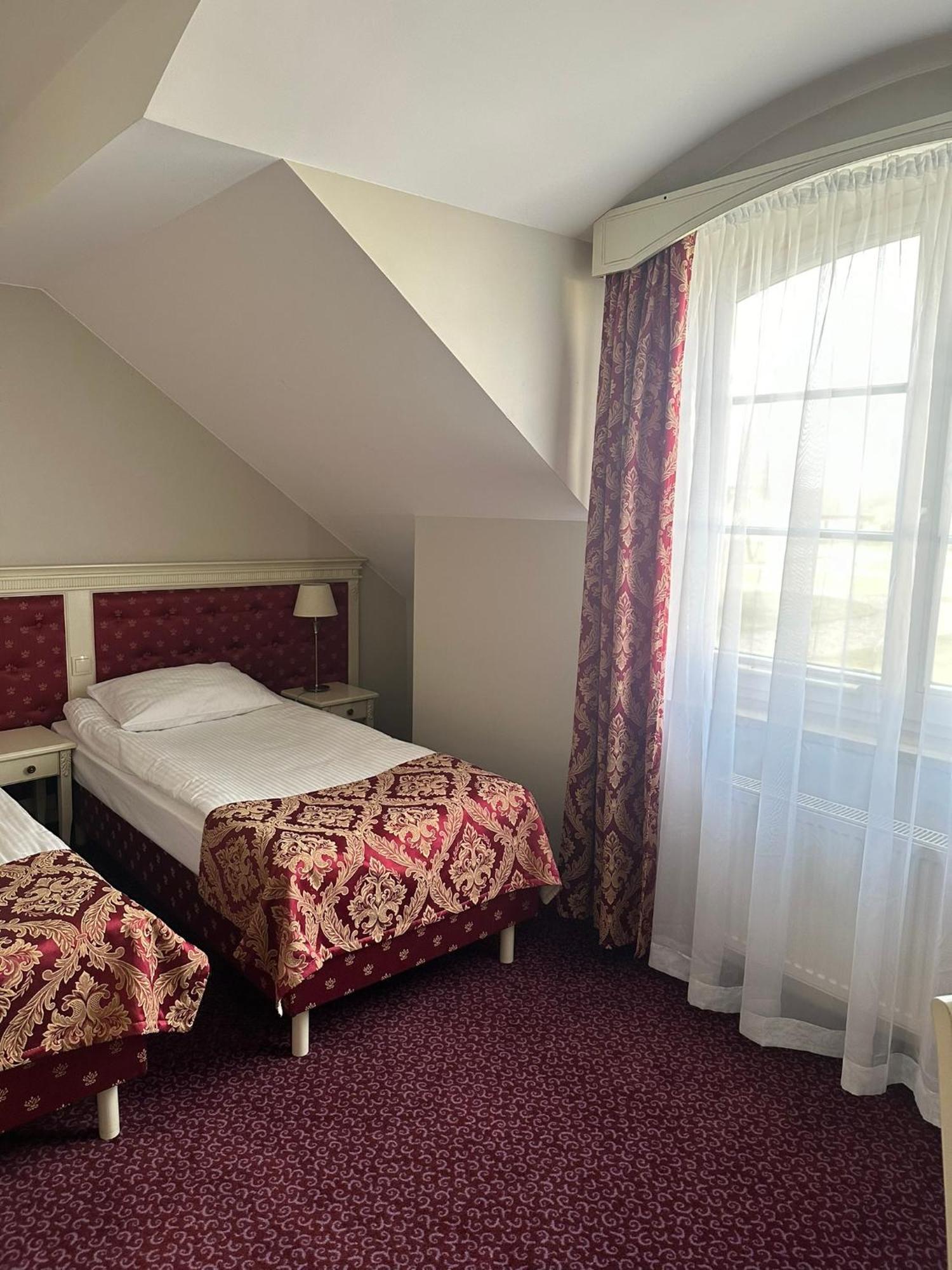 Sobienie Krolewskie 4* Sobienie Szlacheckie