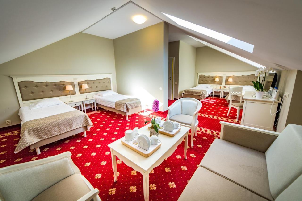 Sobienie Królewskie 4*
