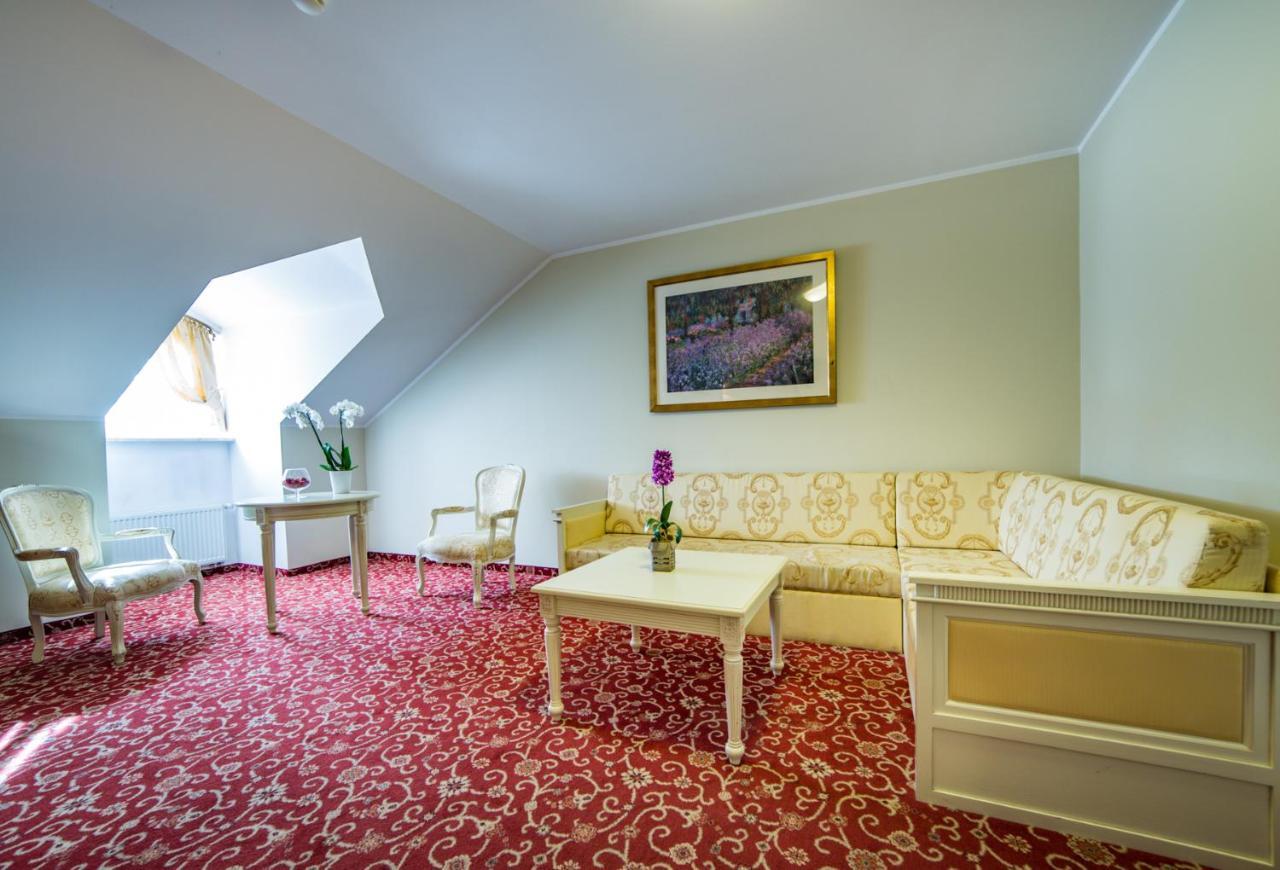 Resort Sobienie Królewskie 4*