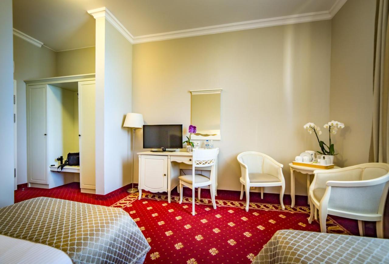 Sobienie Królewskie Resort 4*