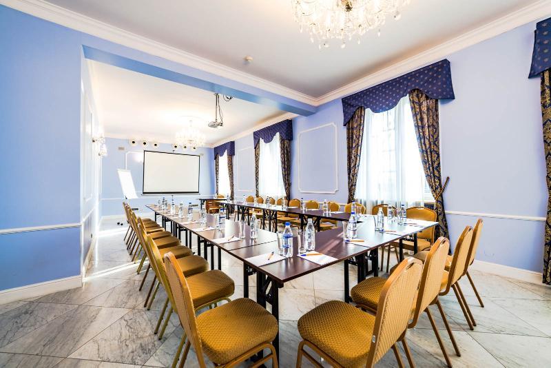 Sobienie Królewskie 4* Sobienie Szlacheckie